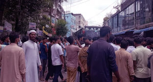 চট্টগ্রামে বৈষম্যবিরোধী শিক্ষার্থীদের আন্দোলন থানা ও মহাসড়ক অবরোধ করেছে।