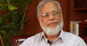 ঢাকায় আটক প্রাক্তন প্রধান বিচারপতি খায়রুল হক