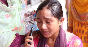 আমার বড় ছেলেকে পেয়েছি, ছোটটাকে পাচ্ছি না।