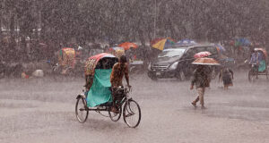 ভারী বৃষ্টিপাতের পরও দূষণ কমেনি, উদ্বেগ দেখা দিয়েছে