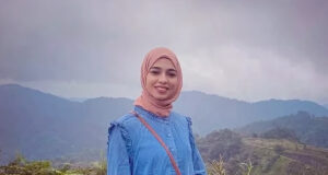 নর্থ সাউথ বিশ্ববিদ্যালয়ে মাহা পূর্ণ বৃত্তি অর্জন করেন, কিন্তু গাজায় আটকা পড়ে থাকেন।