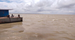 ৩ নম্বর সংকেত: ভোলায় ৬টি রুটে লঞ্চ চলাচল বন্ধ