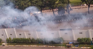 সচিবালয় এলাকায় ছাত্র-আইনশৃঙ্খলা বাহিনীর সংঘর্ষ, সাউন্ড গ্রেনেড ব্যবহার