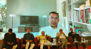 মিটফোর্ড হত্যাকাণ্ডের ভিডিওতে ধারণকৃত ‘সরকারের নীরবতা’ নিয়ে প্রশ্ন তুলেছেন তারেক