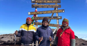 ছয় নারীসহ বাংলাদেশি ট্রেকাররা কিলিমাঞ্জারো জয় করেছেন Bangladeshi trekkers, including six women