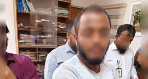 ঢাবিতে নারী বিক্ষোভকারীদের অশালীন ভিডিও তোলার অভিযোগে কলেজ ছাত্র আটক College-student-detained