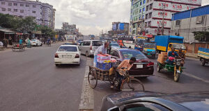 কমিশনার ঢাকায়ই থাকবেন, গাজীপুরে প্রবেশের রাস্তা বন্ধ