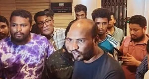 লক্ষ লক্ষ টাকা আত্মসাতের অভিযোগে ফ্লাইট এক্সপার্টের বিরুদ্ধে মামলা, ৩ কর্মকর্তা গ্রেপ্তার