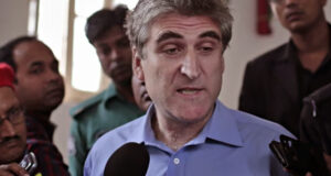 হাসিনা ও আসাদুজ্জামানের রাষ্ট্রপক্ষের আইনজীবী একই থাকা নিয়ে প্রশ্ন তুলেছেন ডেভিড বার্গম্যান