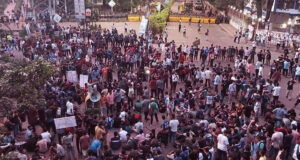 মৎস্য ভবনে এক ঘন্টা ধরে অবস্থান কর্মসূচি পালন করলেন ইঞ্জিনিয়ারিং শিক্ষার্থীরা