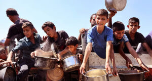 ‘অনেক দেরি হয়ে গেছে’: গাজায় জাতিসংঘের দুর্ভিক্ষ ঘোষণার পর ফিলিস্তিনিরা হতাশ