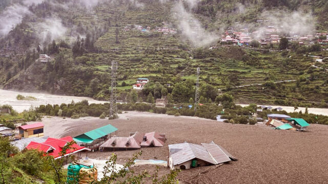 Indian Army Searches For Scores Missing