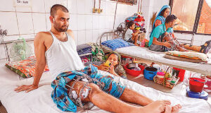 কাগজে-কলমে কাজ, পরিষেবার কোনও উন্নতি নেই