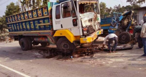 টাঙ্গাইলে সড়ক দুর্ঘটনায় ৩ জন নিহত Tangail road crash kills 3