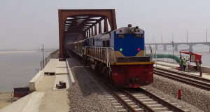 যমুনা সেতুর উপর দিয়ে রাস্তা ১১ ফুট প্রশস্ত করা হবে The Railway Track On The Jamuna Bridge