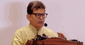 অনিশ্চয়তার সমাধান না হলে সংকট আরও গভীর হবে: হোসেন জিল্লুর রহমান