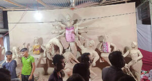 কুষ্টিয়ায় মন্দিরে প্রতিমা ভাঙচুর, নিরাপত্তা ক্যামেরা কেড়ে নিল দুর্বৃত্তরা