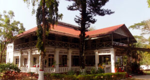 তেলিয়াপাড়ার ঐতিহাসিক বাংলোটি সংরক্ষণ করতে চায় সরকার, আপত্তি চা শ্রমিকদের