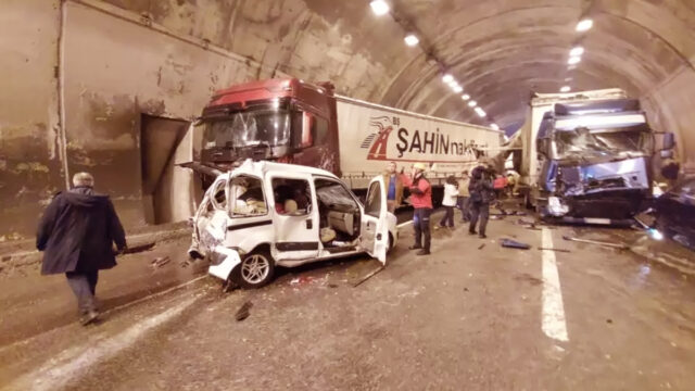 15 Injured As Bus Overturns Inside Karnaphuli Tunnel