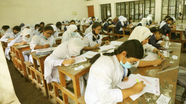 279 Overseas Students Pass