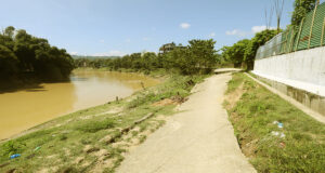 চেঙ্গী নদী: দখল ও দূষণের কারণে খাগড়াছড়ির ‘জীবনরেখা’ বন্ধ হয়ে যাচ্ছে