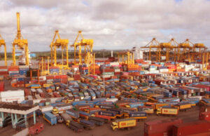 চট্টগ্রাম বন্দর: ব্যবসায়ী নেতাদের আপত্তি সত্ত্বেও নতুন শুল্ক কার্যকর করা হয়েছে