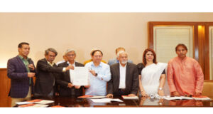 গণো ফোরাম জুলাইয়ের জাতীয় সনদে স্বাক্ষর করেছে, অন্যদের অনুসরণ করার আহ্বান জানিয়েছে