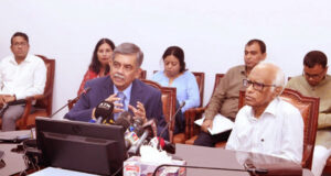 সরকার চায় শিক্ষা ব্যবস্থা তার আসল চিত্র তুলে ধরুক: উপদেষ্টা