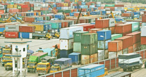 ৫টি বেসরকারি ডিপো দ্বারা নিয়ন্ত্রিত বেশিরভাগ কন্টেইনার হ্যান্ডলিং ব্যবসা