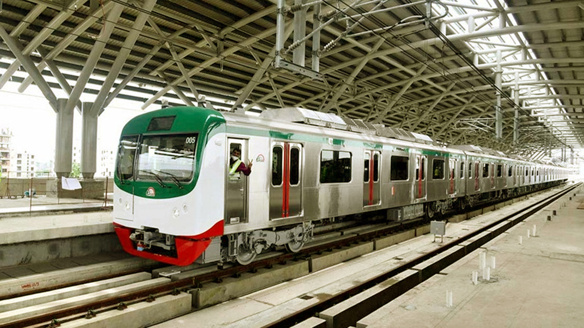 Metro Rail Resumes Operation