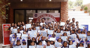 নারায়ণগঞ্জের একটি স্কুলে মাত্র ৩০০ টাকায় নাসার পদ্ধতি শেখা