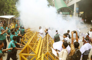 āϏāĻāĻŋāĻŦāĻžāϞ⧠āĻ
āĻāĻŋāĻŽā§āĻā§ āĻāĻŦāϤā§āĻĻāĻžā§āĻŋ āĻļāĻŋāĻā§āώāĻāĻĻā§āϰ āĻŽāĻŋāĻāĻŋāϞā§āϰ āĻā§āώā§āĻāĻž āĻŦā§āϝāϰā§āĻĨ āĻāϰ⧠āĻĻāĻŋāϞ āĻĒā§āϞāĻŋāĻļ