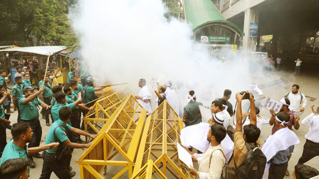 Police Foil Ebtedayee Teachers' Bid