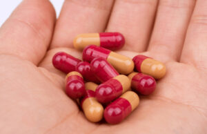 āĻĒā§āĻā§āϰ āϰā§āĻā§āϰ āĻāώāϧ āϝāĻāύ āĻŦāĻŋāĻĒāĻĻā§āϰ āĻāĻžāϰāĻŖ āĻšāϤ⧠āĻĒāĻžāϰā§