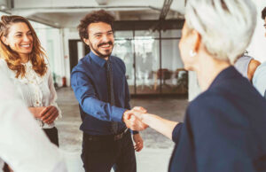 কোন চাকরিটি আসলে ভালো? ৫টি মানদণ্ড যা জানা উচিত