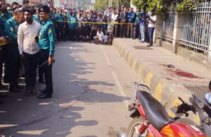 খুলনা আদালত প্রাঙ্গণে গুলিবিদ্ধ ২ জন নিহত