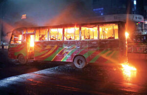 ঢাকার বাইরে অগ্নিসংযোগ ও অবরোধ: পরিবহন চলাচল বন্ধ, ৩৬ জন আটক