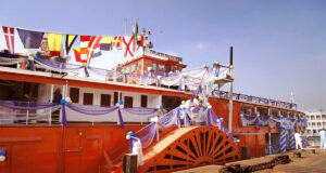 শতাব্দী প্রাচীন প্যাডেল স্টিমার পিএস মাহসুদ আনন্দ ক্রুজ হিসেবে চালু হয়েছে