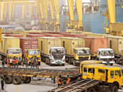 চট্টগ্রাম বন্দর: দুটি টার্মিনাল পরিচালনা করবে বিদেশী কোম্পানি