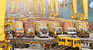 চট্টগ্রাম বন্দর: দুটি টার্মিনাল পরিচালনা করবে বিদেশী কোম্পানি