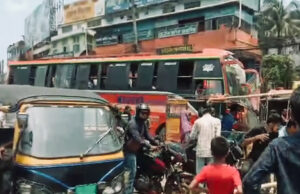 মাদারীপুরে ঢাকা-বরিশাল মহাসড়ক অবরোধ, ৪ ঘণ্টা পর যান চলাচল শুরু হয়েছে