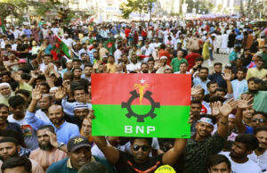 মুন্সীগঞ্জ-১ আসনে বিএনপির প্রার্থী পরিবর্তনের দাবিতে এক্সপ্রেসওয়ে অবরোধ