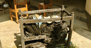 ব্রাহ্মণবাড়িয়ায় গ্রামীণ ব্যাংকের শাখায় গভীর রাতে পেট্রোল ঢেলে আগুন ধরিয়ে দেওয়া হয়েছে।