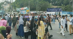 রাজশাহী বিশ্ববিদ্যালয়ের ৩ শিক্ষার্থীর উপর মুখোশধারী হামলা, ২ জনকে অপহরণ ও মারধর