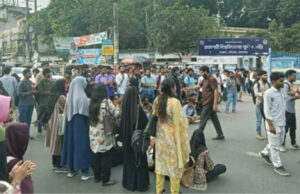 রাজশাহী বিশ্ববিদ্যালয়ের ৩ শিক্ষার্থীর উপর মুখোশধারী হামলা, ২ জনকে অপহরণ ও মারধর