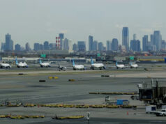 যুক্তরাষ্ট্রজুড়ে ১,২০০টিরও বেশি ফ্লাইট বন্ধ, ফেডারেল সরকার বন্ধ