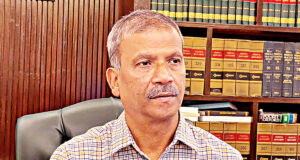 রাজনৈতিক দলগুলিকে ‘আমার লোক, তোমার লোক’ সংস্কৃতি থেকে দূরে সরে আসতে হবে: আসিফ নজরুল