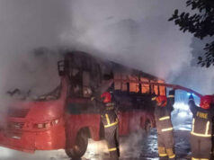 ঢাকায় আধ ঘন্টার মধ্যে দুটি বাসে আগুন