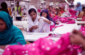 আগামী বছর ১৩টি খাতের মজুরি বৃদ্ধি করতে হবে