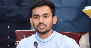 সমঝোতার ভিত্তিতে ঢাকা-১০ আসনের ভোটার হবেন উপদেষ্টা আসিফ মাহমুদ